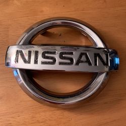 Nissan Altima Emblem