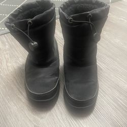 Kids Snow Boots  Size 12