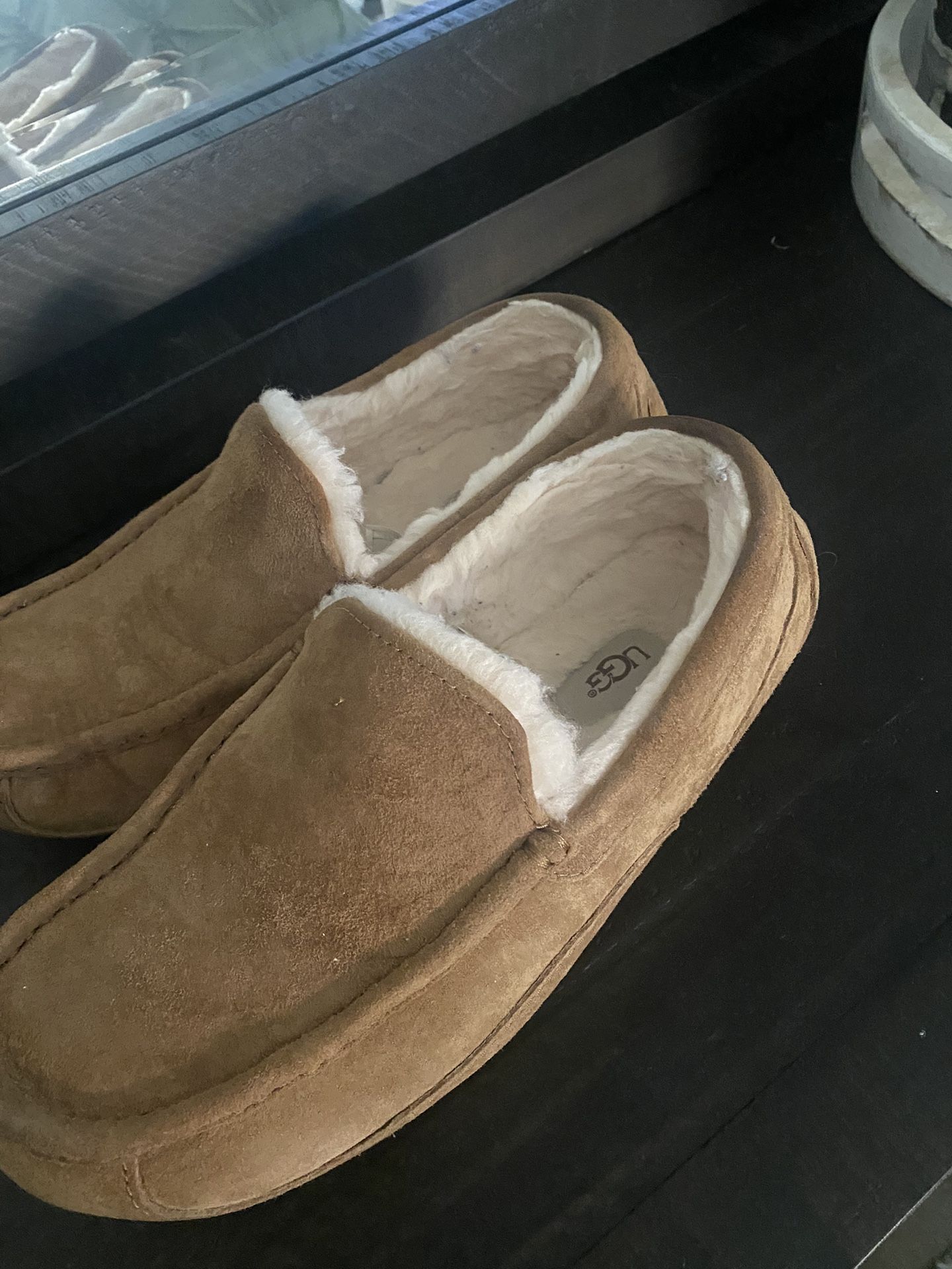 UGG
