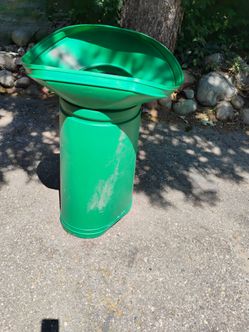 Plastic funnel for filling lawn and garden bags