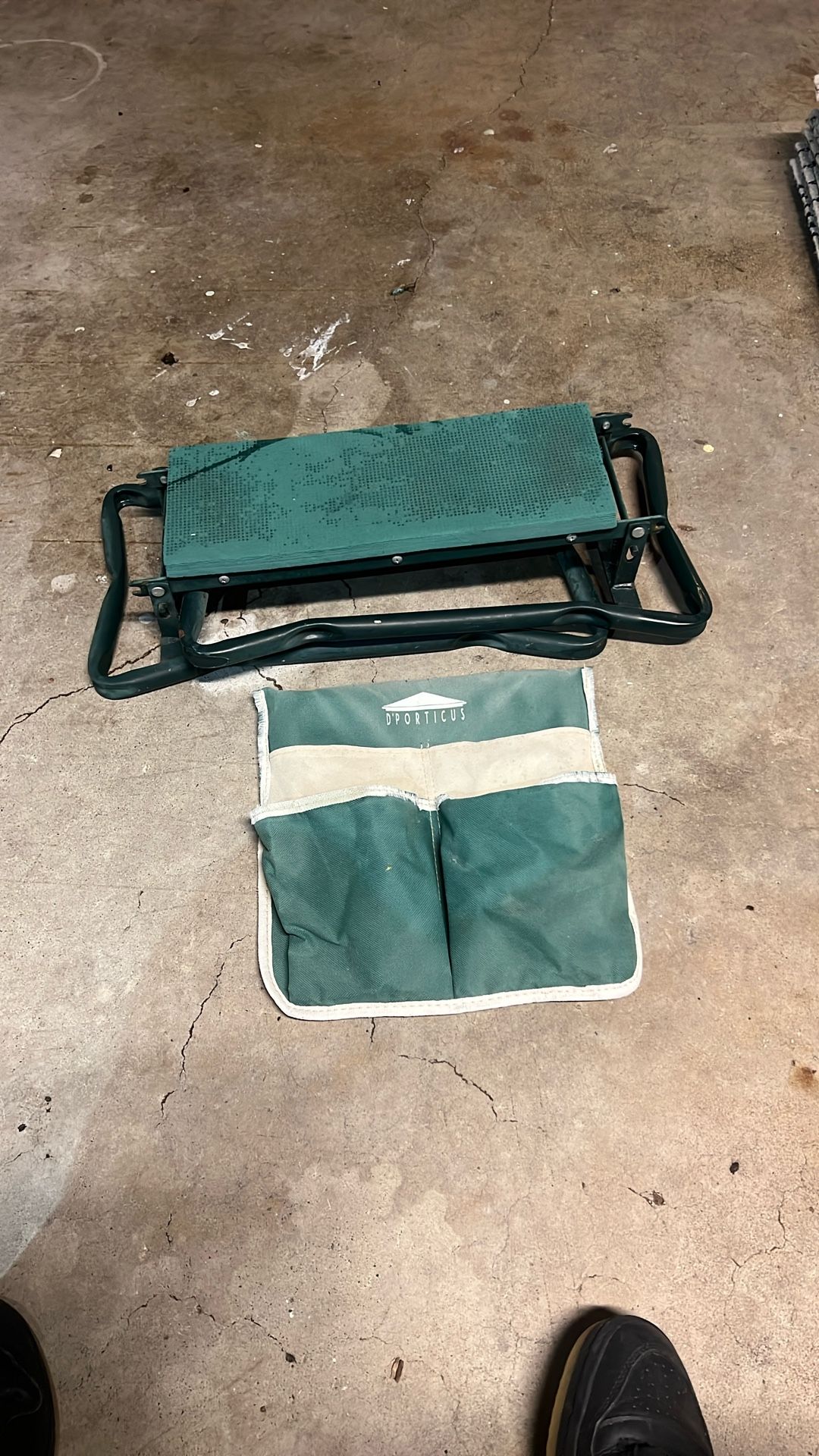 Gardening Sit And Kneeler D’porticus  $25 OBO Trade 