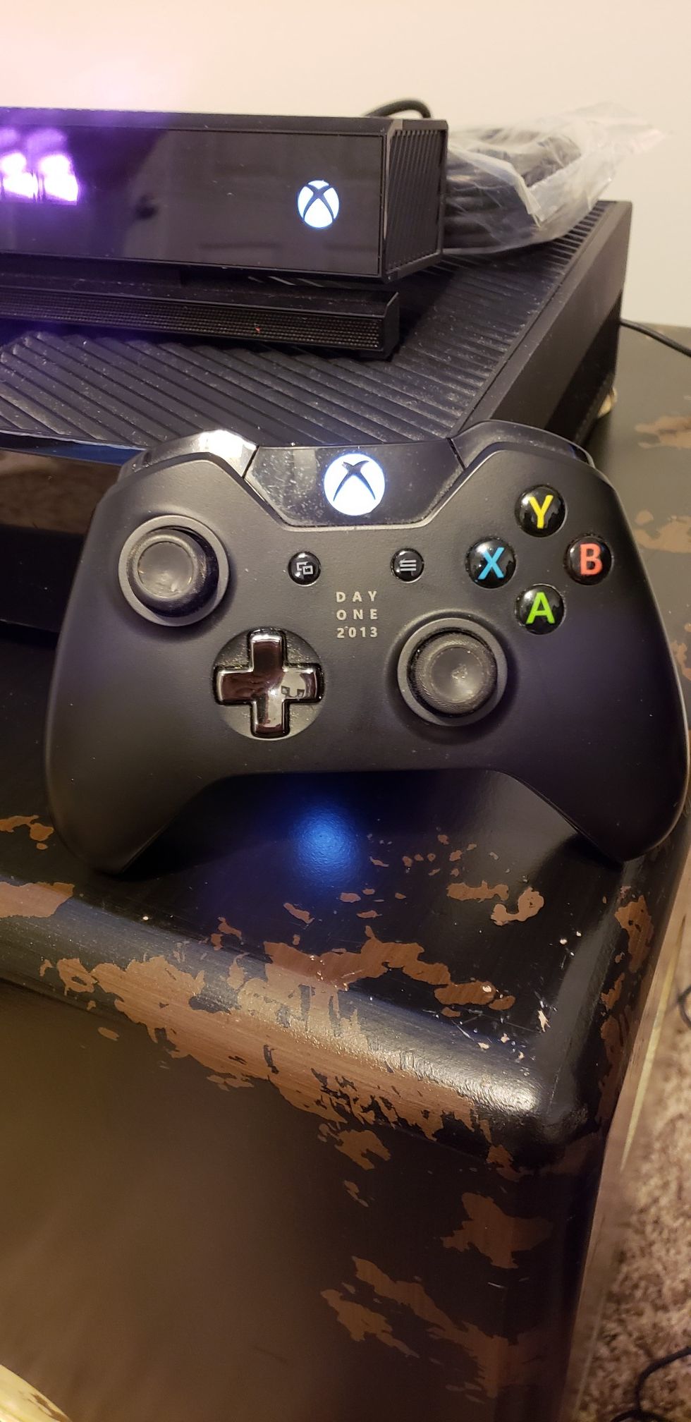 Xbox One Day One Edition Black 500GB w/ Kinect for Sale in Atlanta, GA ...