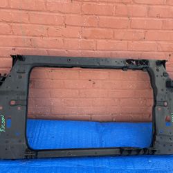 2011-2015 Hyundai Tucson Radiator Support