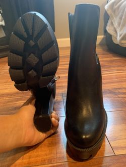 Black platform boots size 8