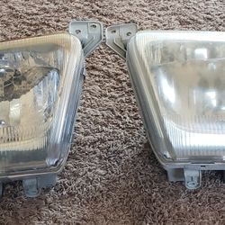 2002 Suzuki XL-7 Headlight Assemblies
