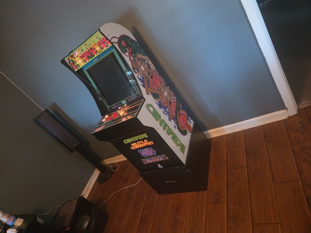 Centipede Arcade Game 