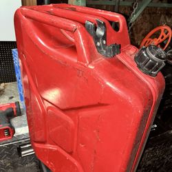 Old School Off Road/military Steel Gas Canister, 5 Gallon Capacity, No Dents 