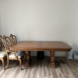 Dinning Table 
