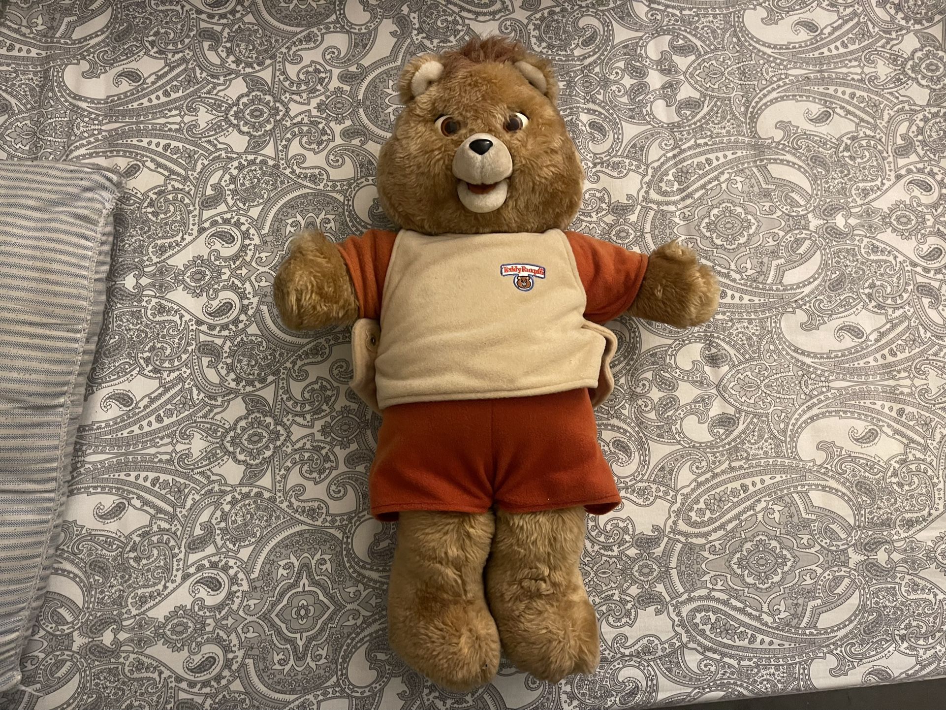 1984-85 Original Teddy Ruxpin Storytelling Bear 