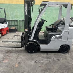 Forklift 