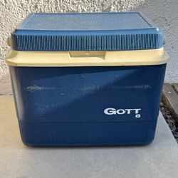 VTG 80s GOTT 8 Small Personal Cooler Lunchbox Blue Ice Chest (Silver Lake)