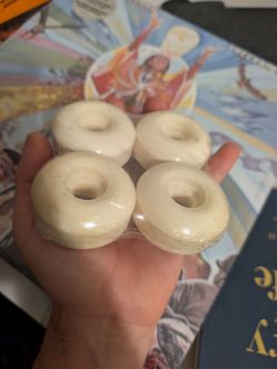 Skateboard wheels