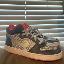 Nike Size 6 Youth 