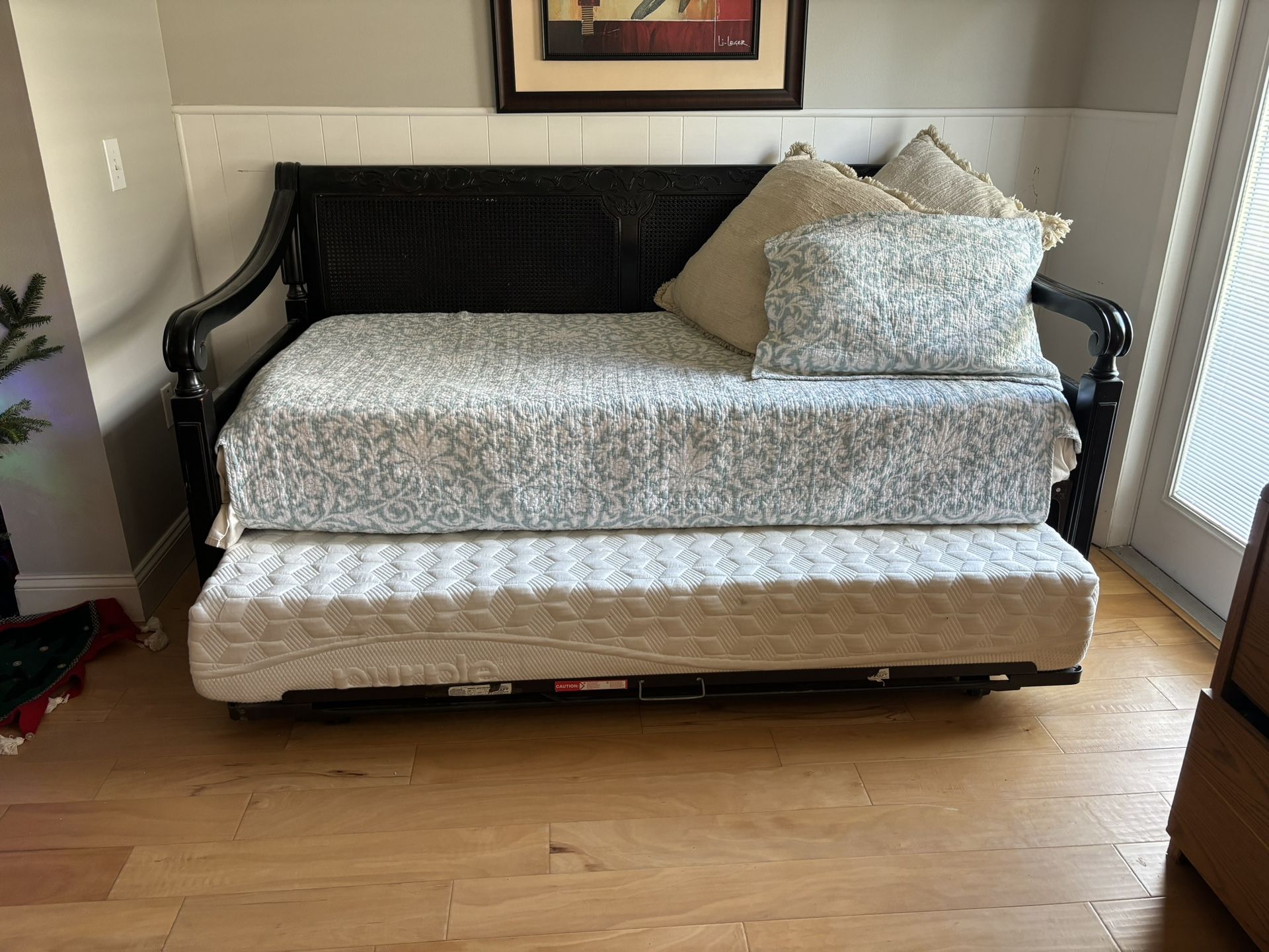 Day Bed With Two Twin Purple Mattresses
