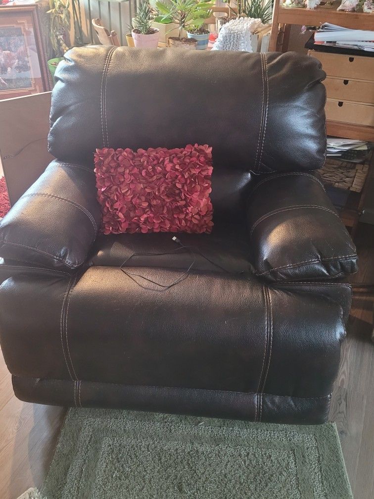 Reclinder Sofa For Sale