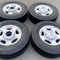 FORD F250, F350 8-LUG WHEEL SET WITH LT 275 70 18 H/T TIRES