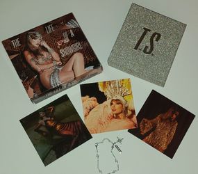 Taylor Swift bracelet and more (no cd)