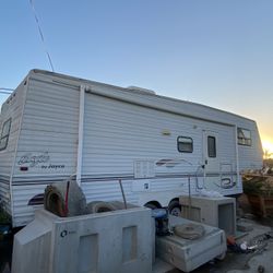 2001 Fifth Wheel RV