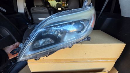 Headlight assembly for Toyota Sienna