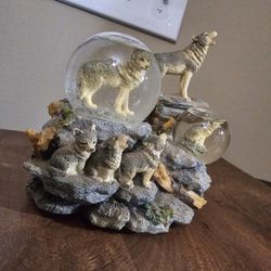 Wolf Themed Snow Globe