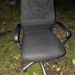 6 IN GREAT CONDITION OFFICE CHAIRS