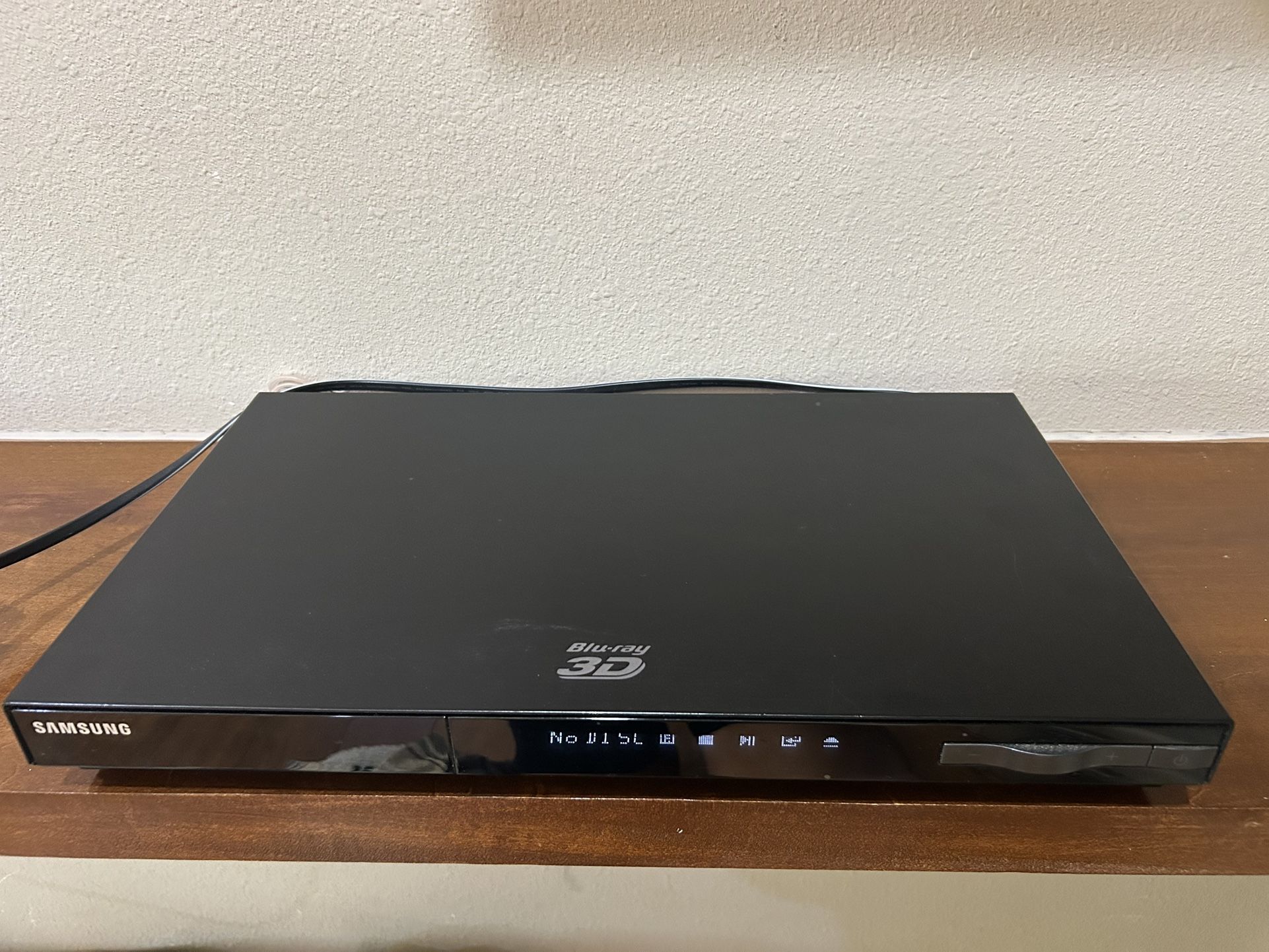 Samsung Blu-ray + 3D DVD Combo Player
