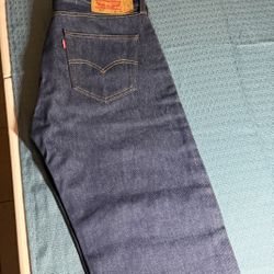 Levi W 36 L 40