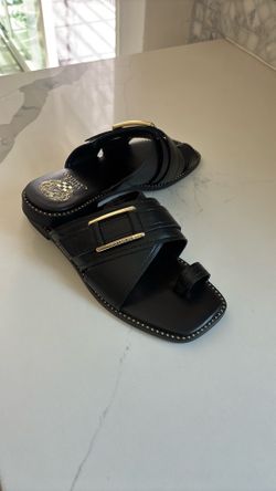 New Vince Camino Black And Gold Sandel 