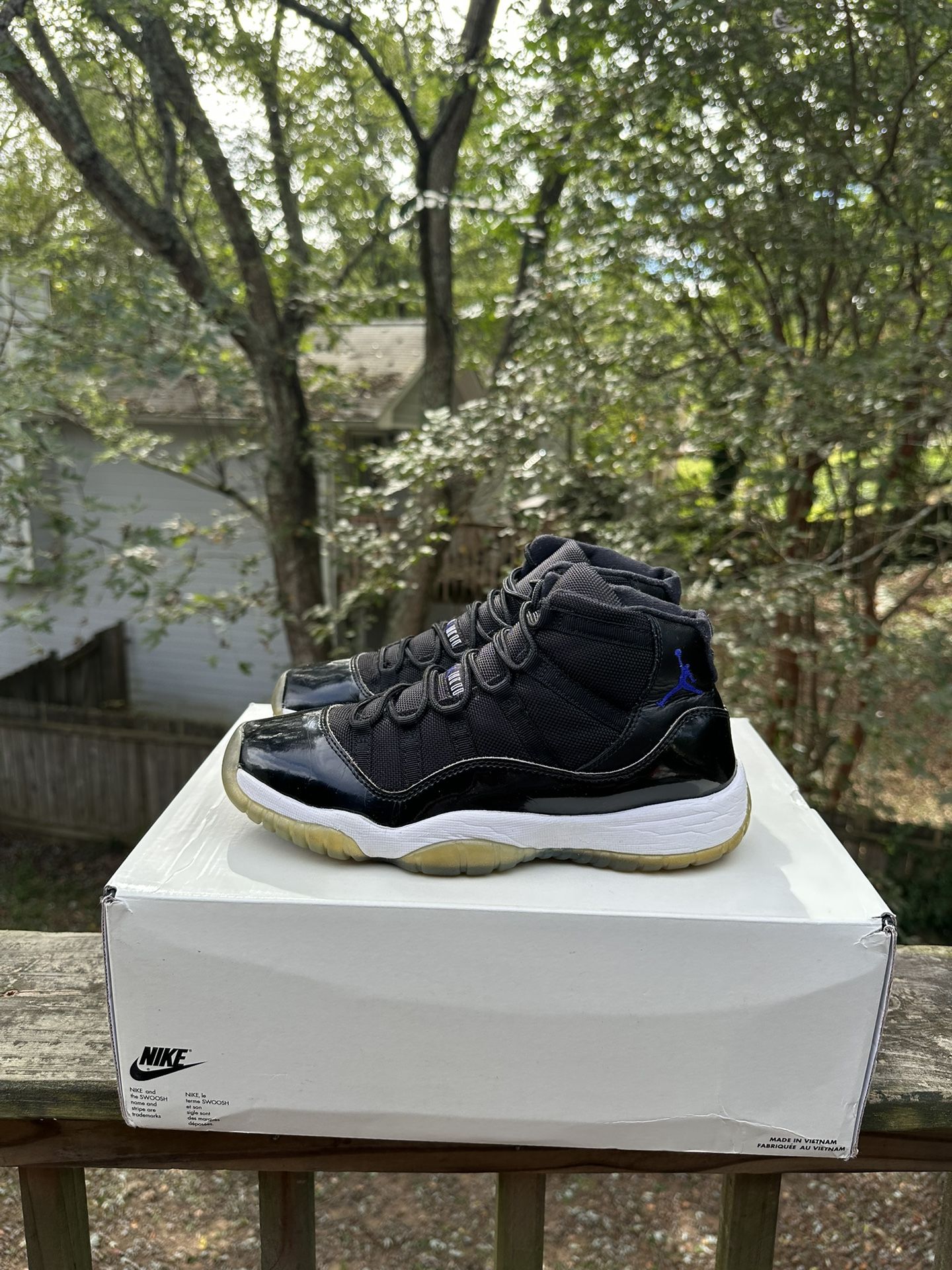 Jordan 11 Space Jam
