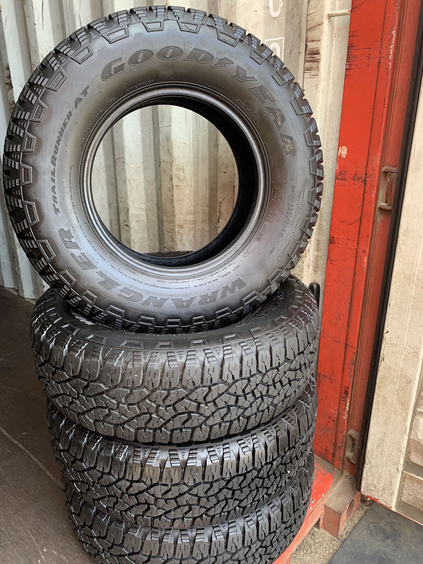 235/75R15 GOODYEAR WRANGLER TRAIL RUNNER AT for Sale in Norco, CA OfferUp