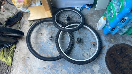 2 bike wheels 53-559 (26x1.95)