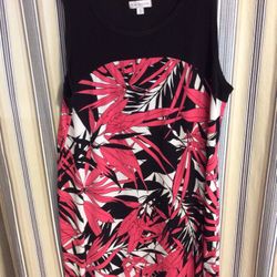 WOMEN’S Dress, Size XL, USED, 35 inch length from top to bottom, 95% polyester 5% spandex, Meet at Exxon at 2428 E Lamar Alexander parkway