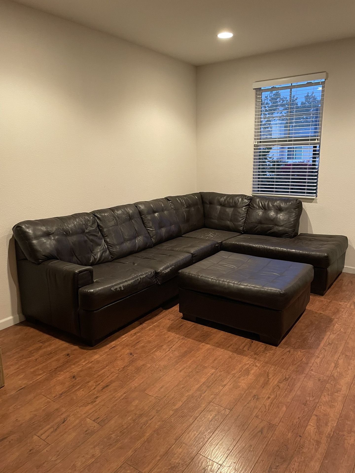 Sectional Couch With Center Piece