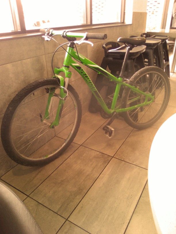 2017 Specialized Hotrock Bike