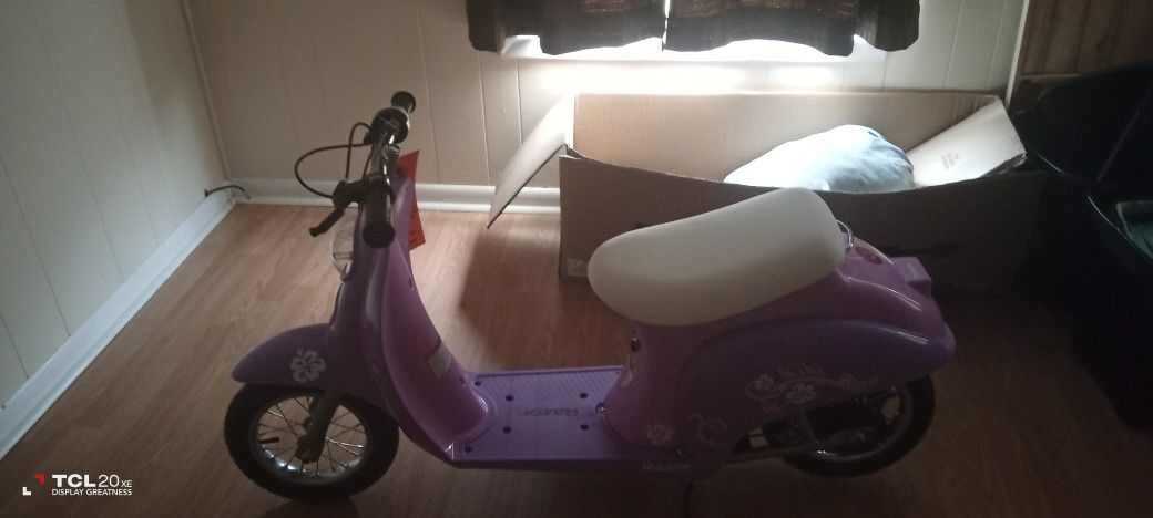 Razor Moped