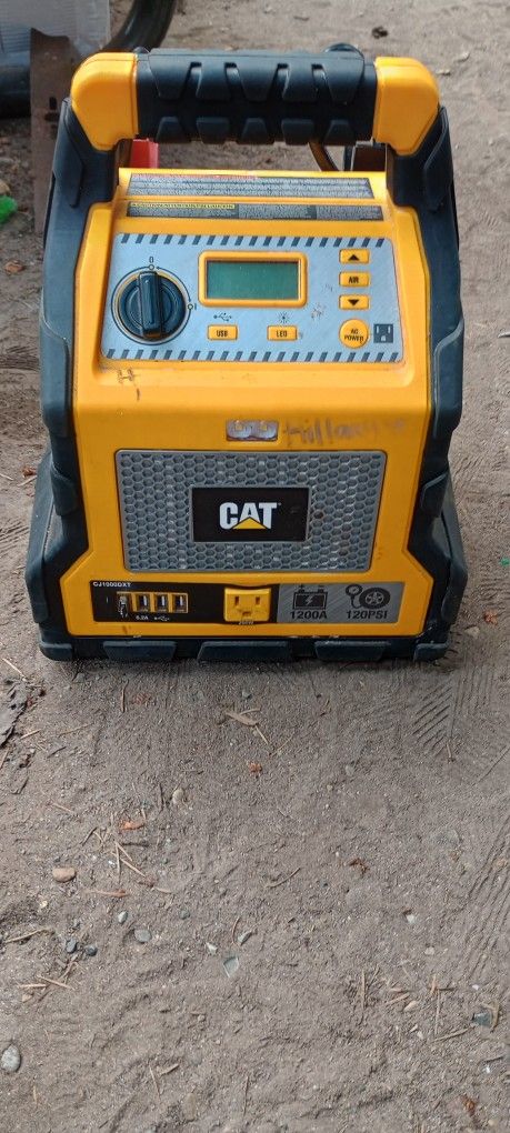 Cat Portable Car Jump Box