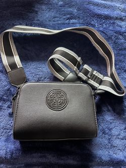 Black crossbody purse