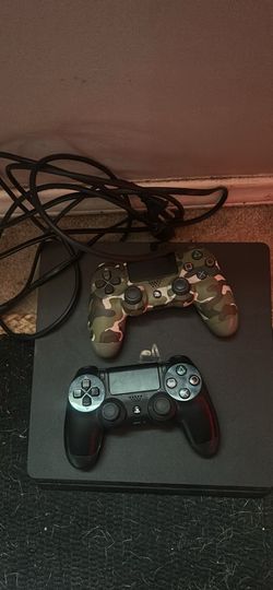 Ps4 with controllers 