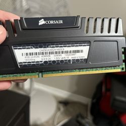 CORSAIR Vengeance 16GB (4 x 4GB) 240PC RAM DDR3 1600 (PC3 12800) 