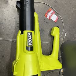 RYOBI ONE+ 18V 90 MPH 250 CFM Cordless Battery Leaf Blower (Tool Only) @T2-965