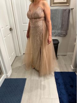 Vestido de fiesta elegante nuevo color mocha gold size 14