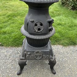 Vintage Montgomery Ward Cast Iron Pot Belly Parlor Stove 