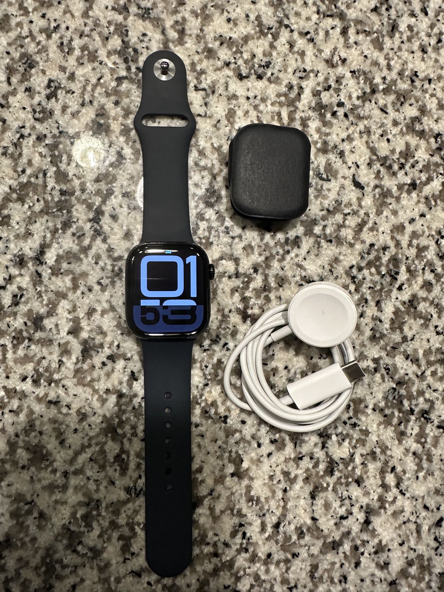 Brand New Apple Watch Series 10 GPS 42mm Jet Black With Black Band , Charger And Warranty