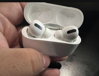 Apple AirPod Pro 1st Gen barely used