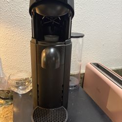DeLonghi Nespresso Vertuo Machine