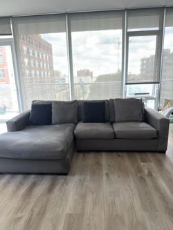 Room & Board Metro Sectional Couch w/ Chaise – Gray – Excellent Condition
