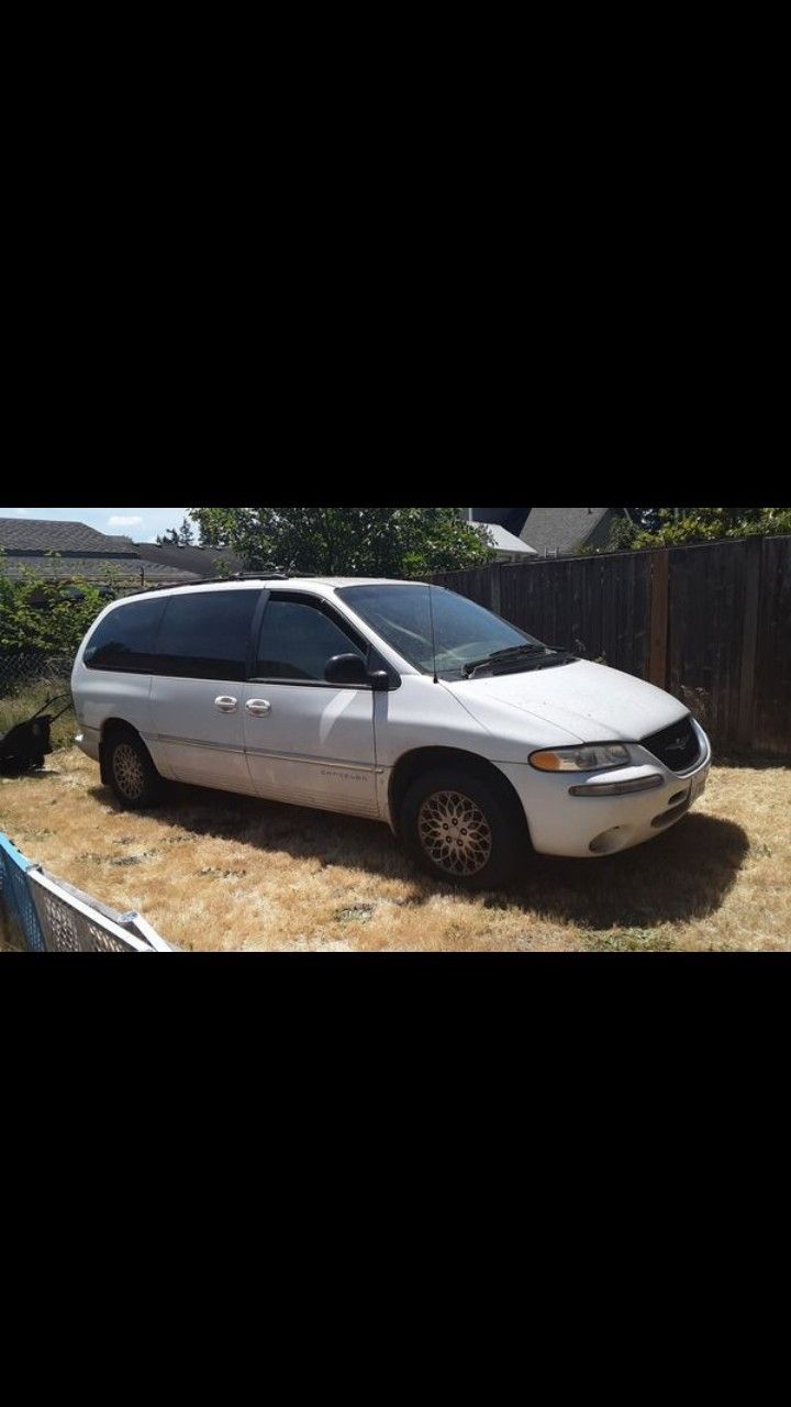 1998 Chrysler Town & Country