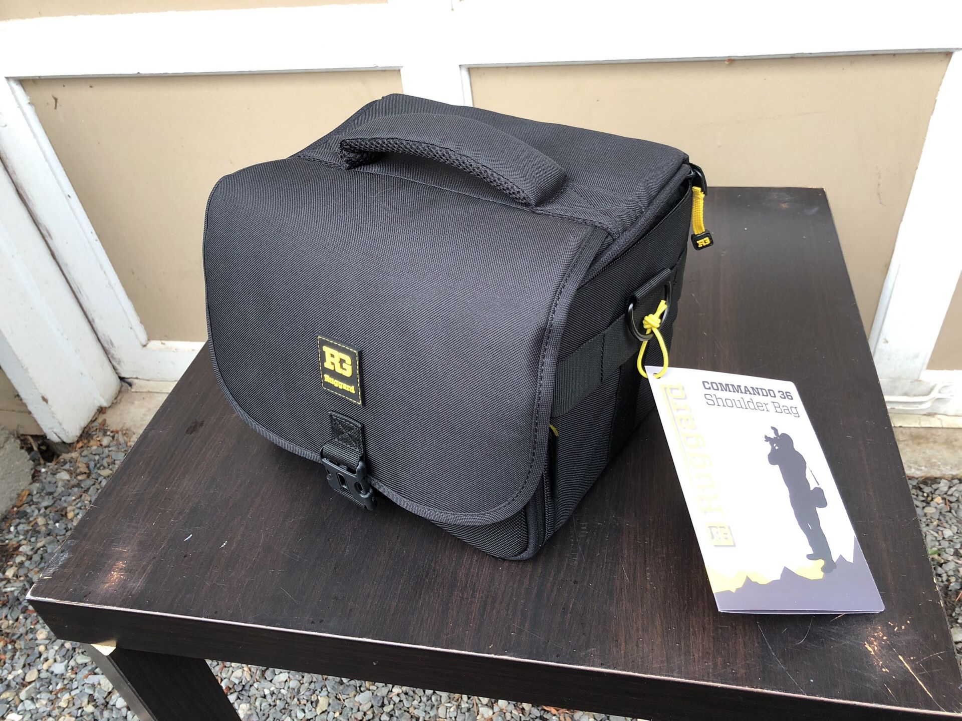 Shoulder bag commando 36 BRAND NEW WITH TAGS AND BAG laptop bag electronics bag iPad