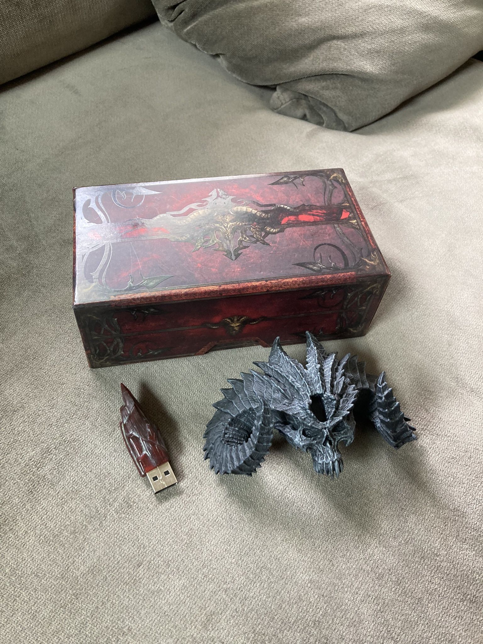 Diablo 3 Collector‘s Edition Amazon.com: Diablo III: Collector's Edition : Video Games