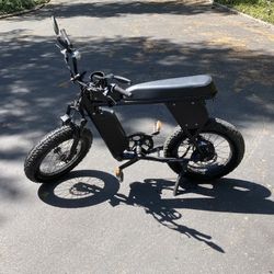 Juiced Scrambler E-Bike with Off Road Kit Upgrade + Extras